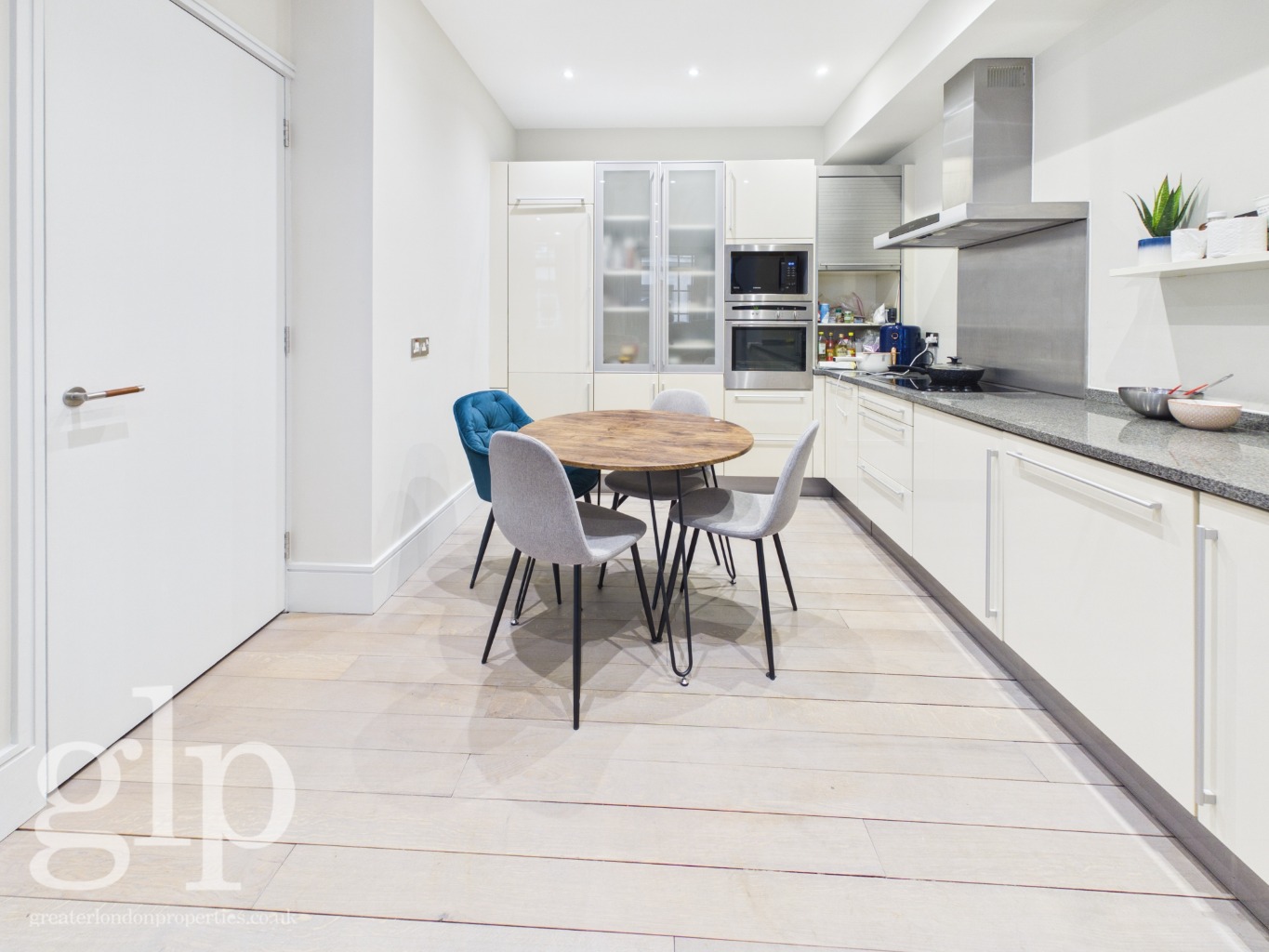 2 Bedroom Apartment, Kean Street, Covent Garden, WC2B