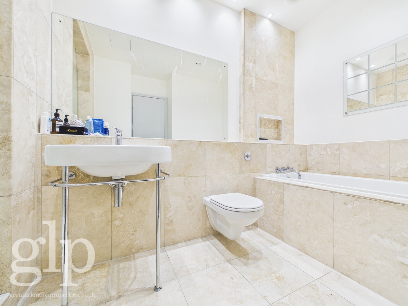 2 Bedroom Apartment, Kean Street, Covent Garden, WC2B
