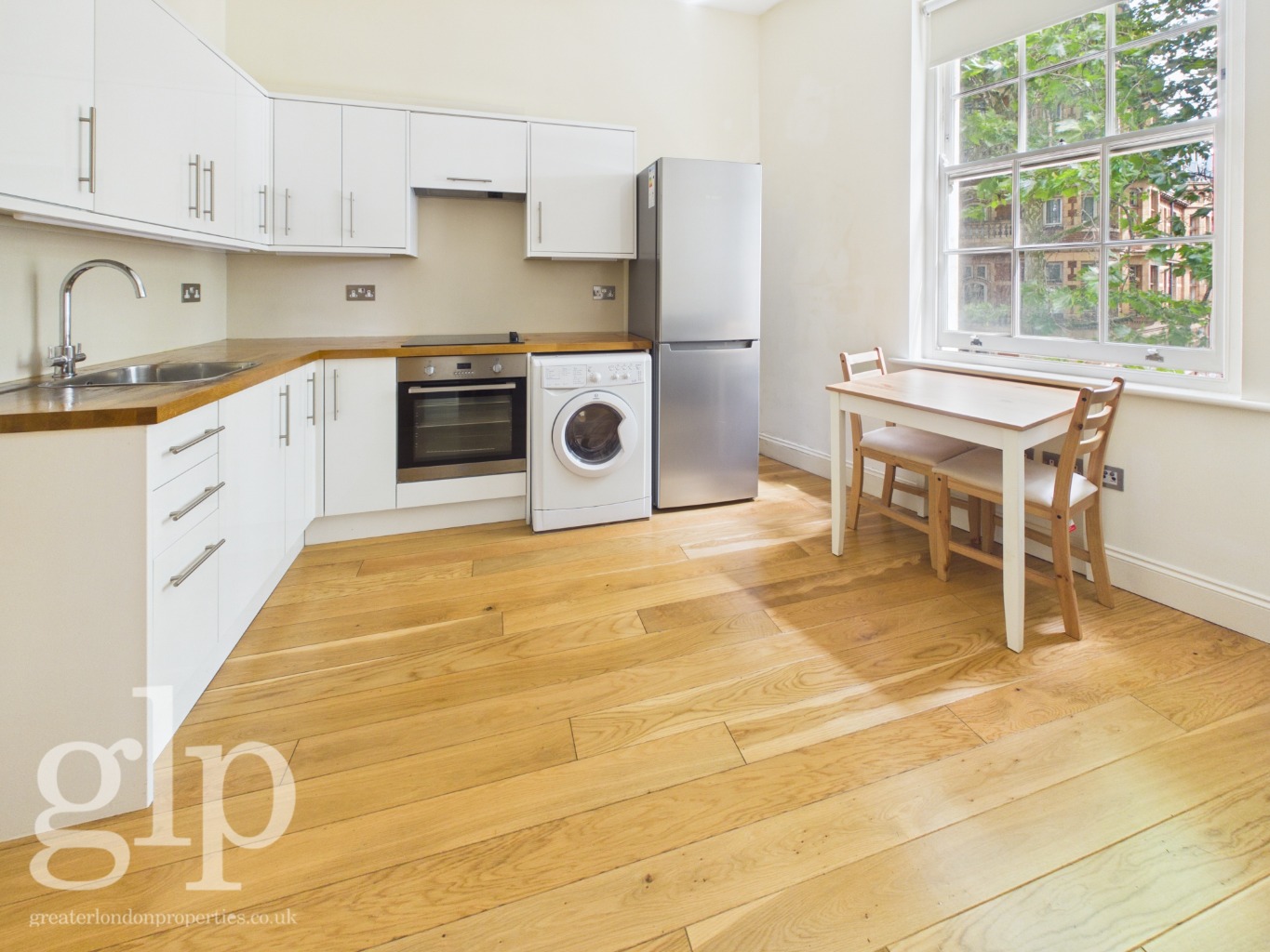 1 Bedroom Apartment, Shaftesbury Avenue, Covent Garden, WC2H