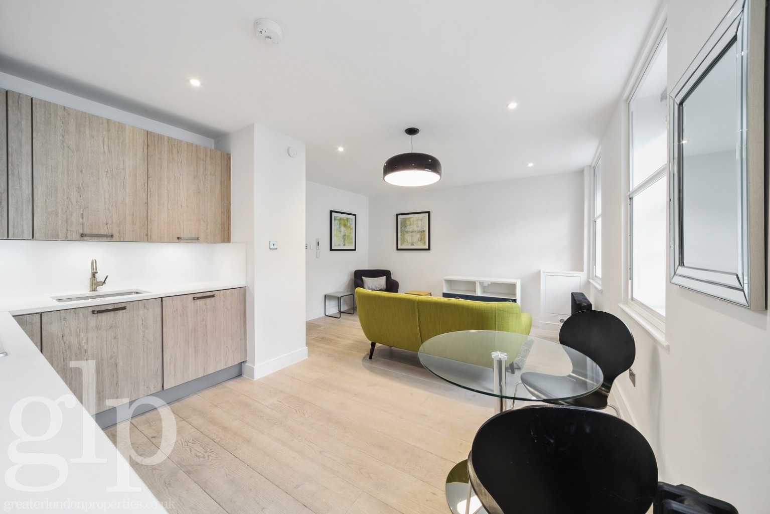 1 Bedroom Apartment, Charlotte Street, Fitzrovia, W1T
