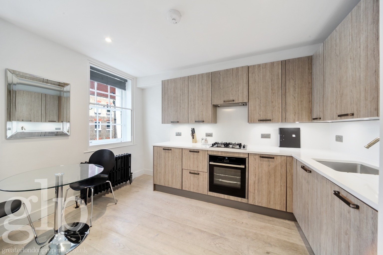 1 Bedroom Apartment, Charlotte Street, Fitzrovia, W1T