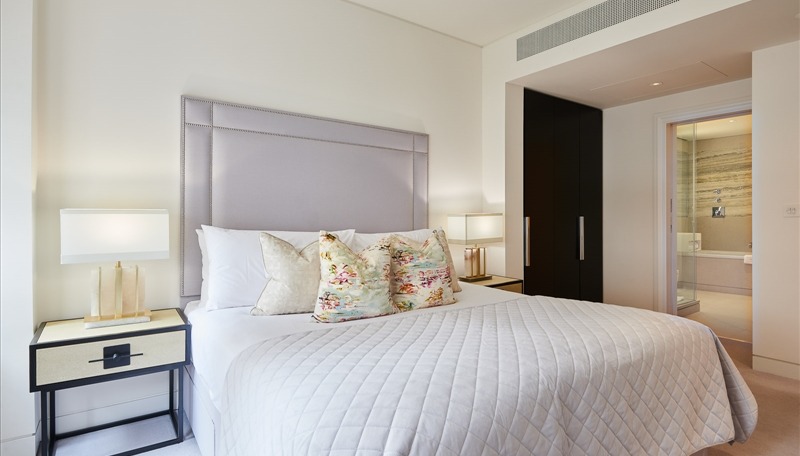 2 Bedroom Apartment, Duke Street, Mayfair, W1K