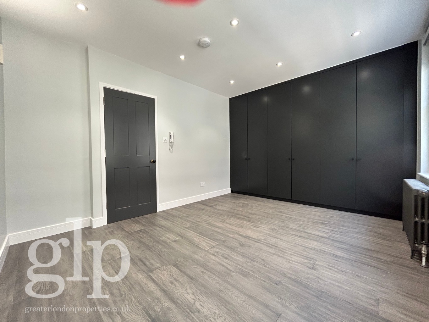 2 Bedroom Town House, Monmouth Street, Covent Garden, WC2H