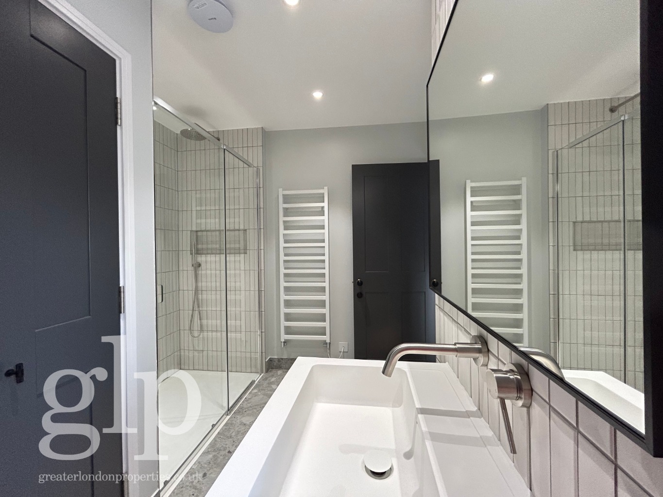 2 Bedroom Town House, Monmouth Street, Covent Garden, WC2H