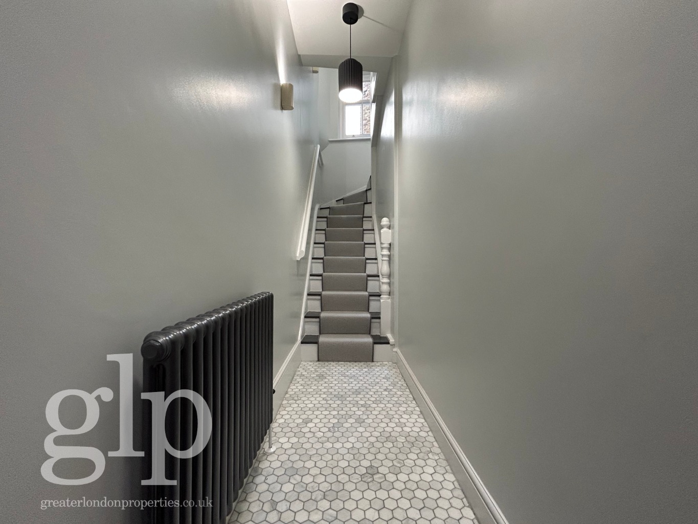 2 Bedroom Town House, Monmouth Street, Covent Garden, WC2H