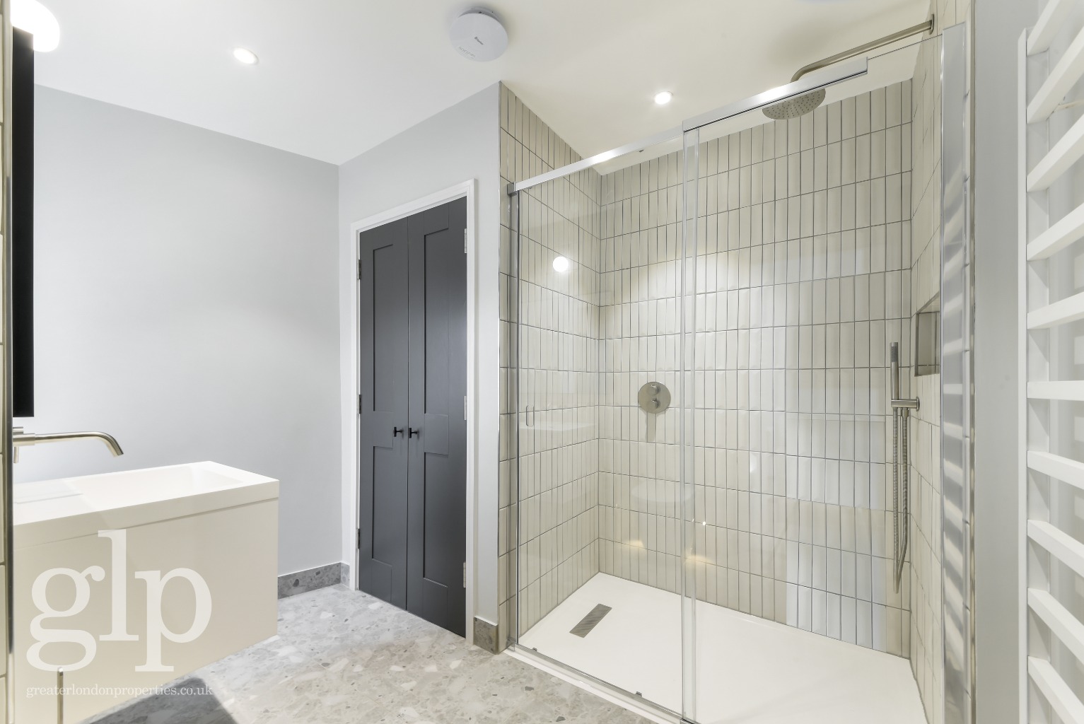 2 Bedroom Town House, Monmouth Street, Covent Garden, WC2H
