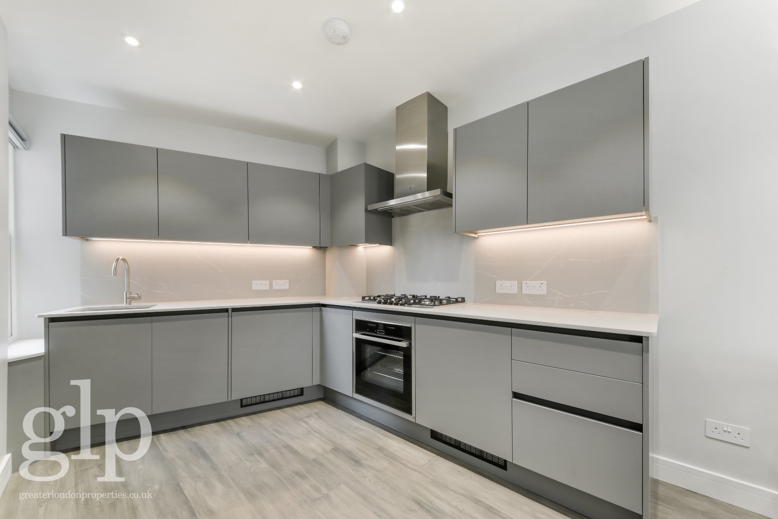 2 Bedroom Town House, Monmouth Street, Covent Garden, WC2H