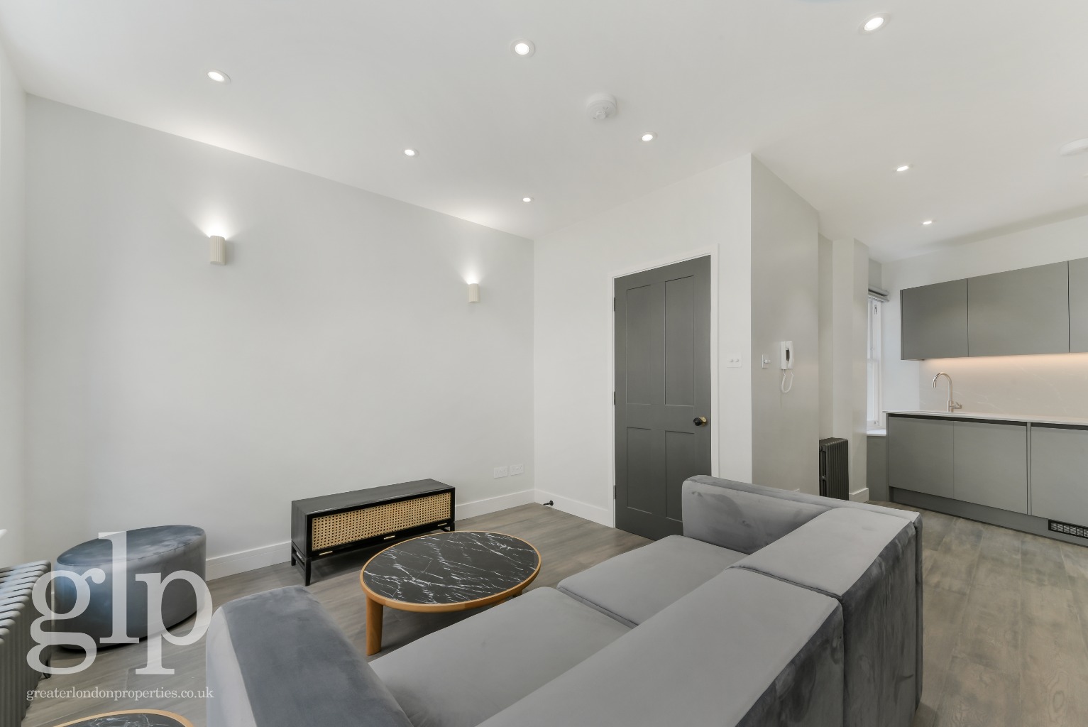 2 Bedroom Town House, Monmouth Street, Covent Garden, WC2H