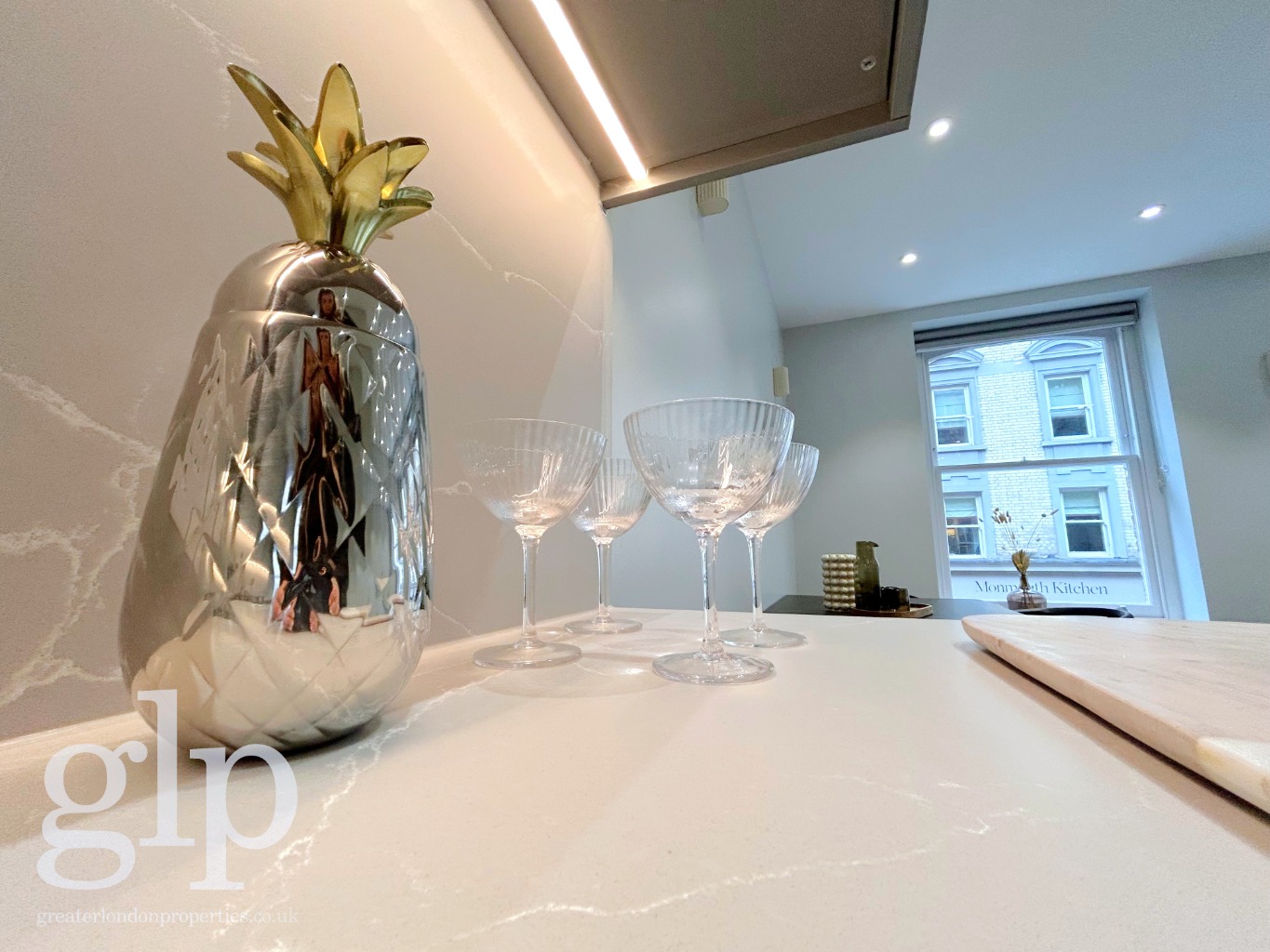 2 Bedroom Town House, Monmouth Street, Covent Garden, WC2H