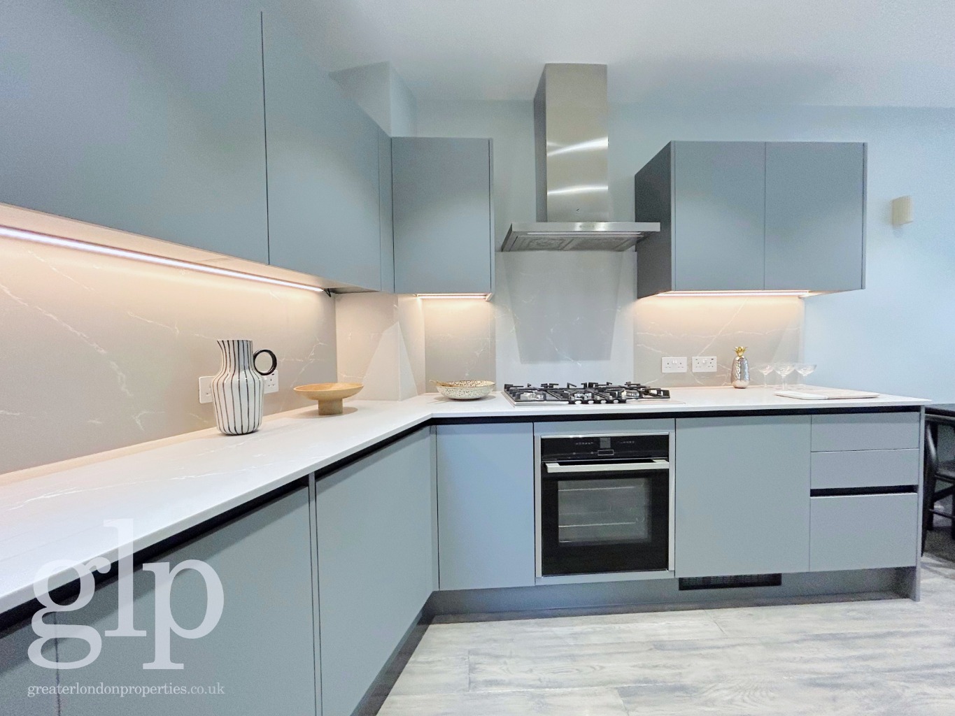 2 Bedroom Town House, Monmouth Street, Covent Garden, WC2H