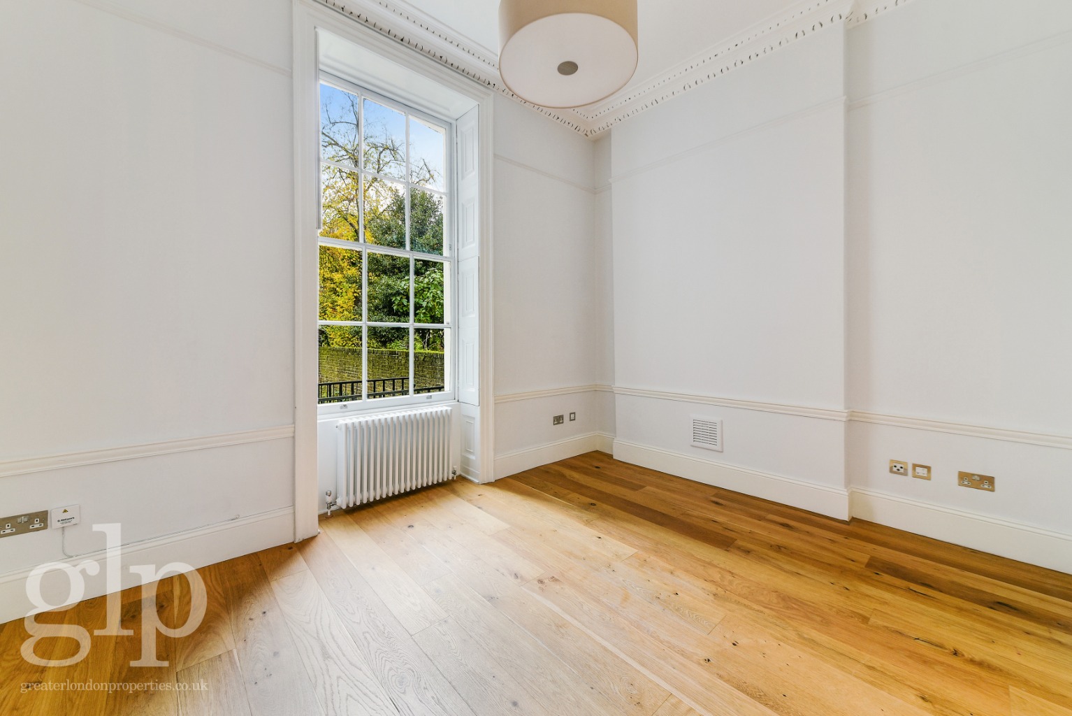 3 Bedroom Apartment, Bloomsbury Square, WC1A