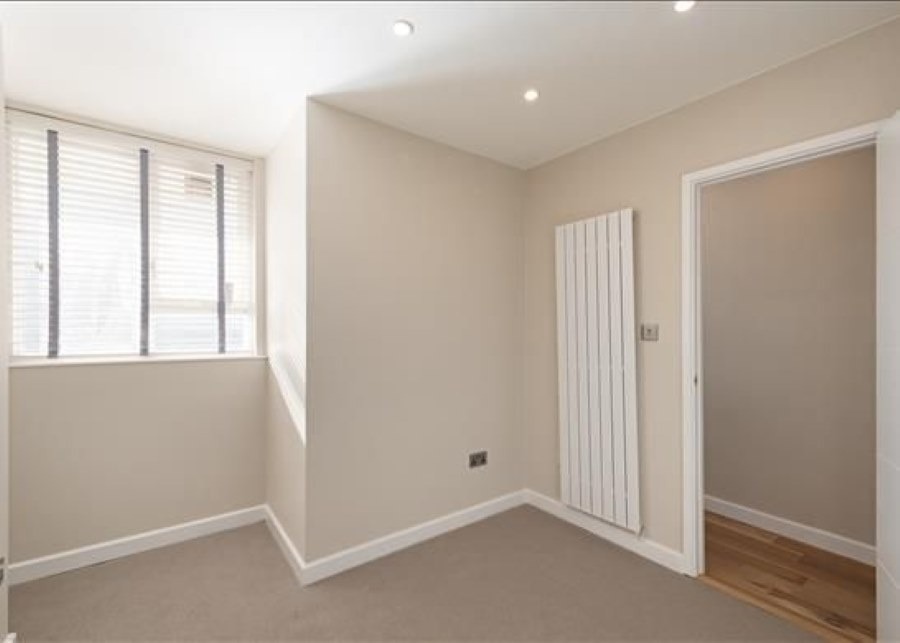 1 Bedroom Apartment, Alleyn Court, Hyde Park,  W2
