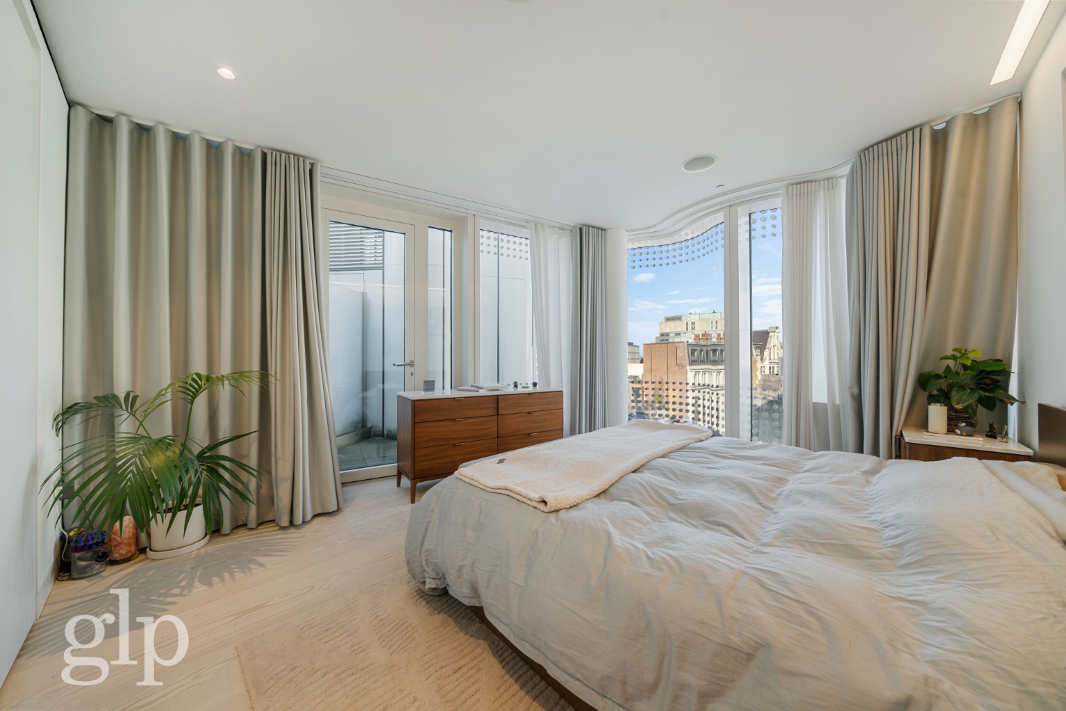 2 Bedroom Apartment, Soho Street, Soho, W1D