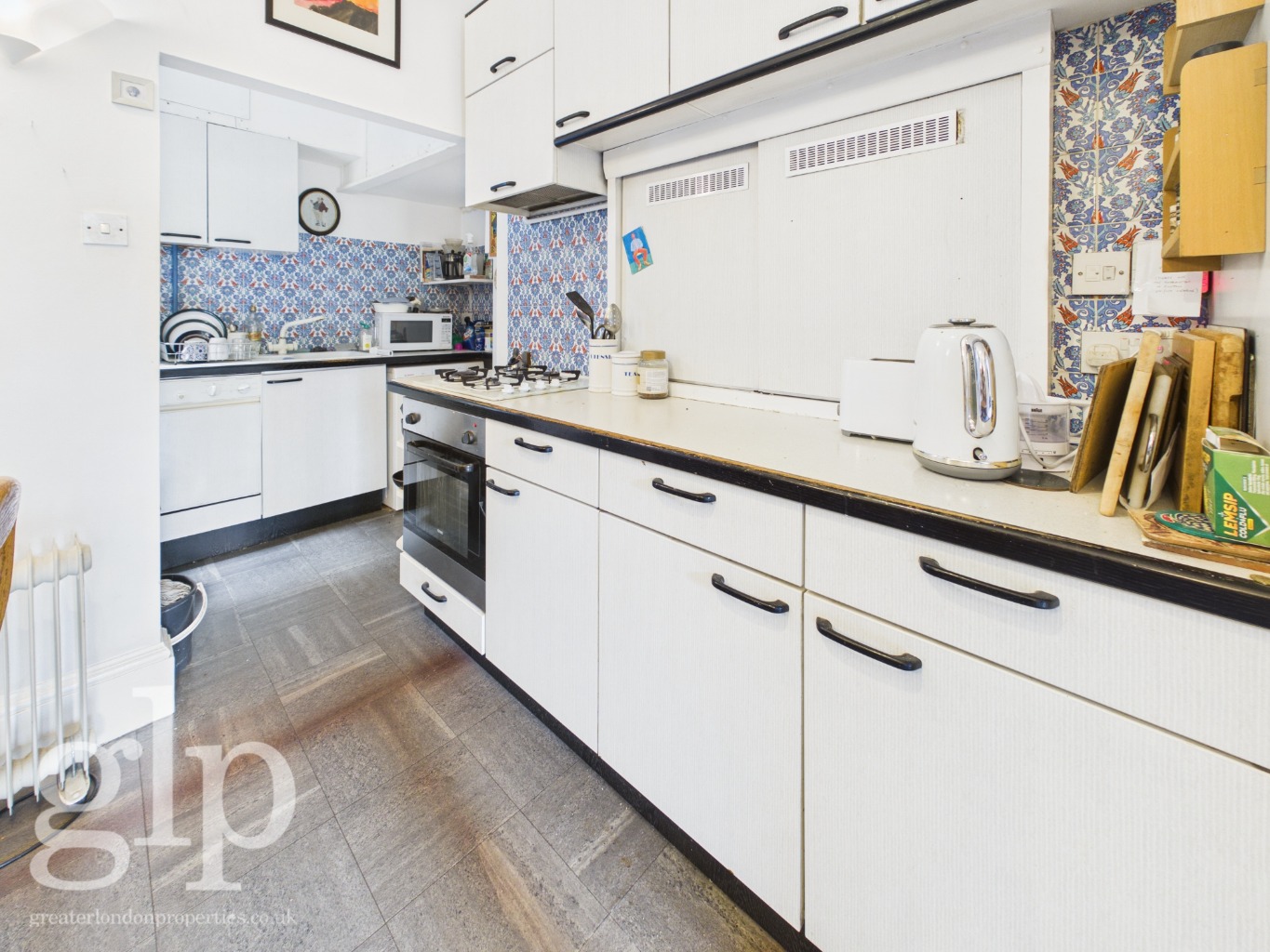 2 Bedroom Flat, Ridgmount Gardens, Bloomsbury, London, WC1E
