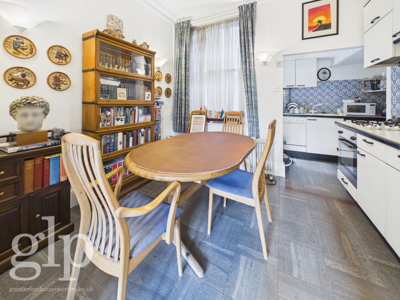2 Bedroom Flat, Ridgmount Gardens, Bloomsbury, London, WC1E