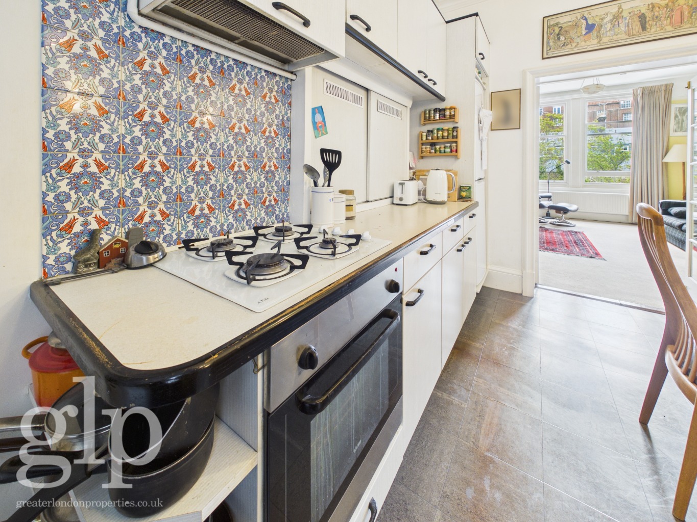 2 Bedroom Flat, Ridgmount Gardens, Bloomsbury, London, WC1E