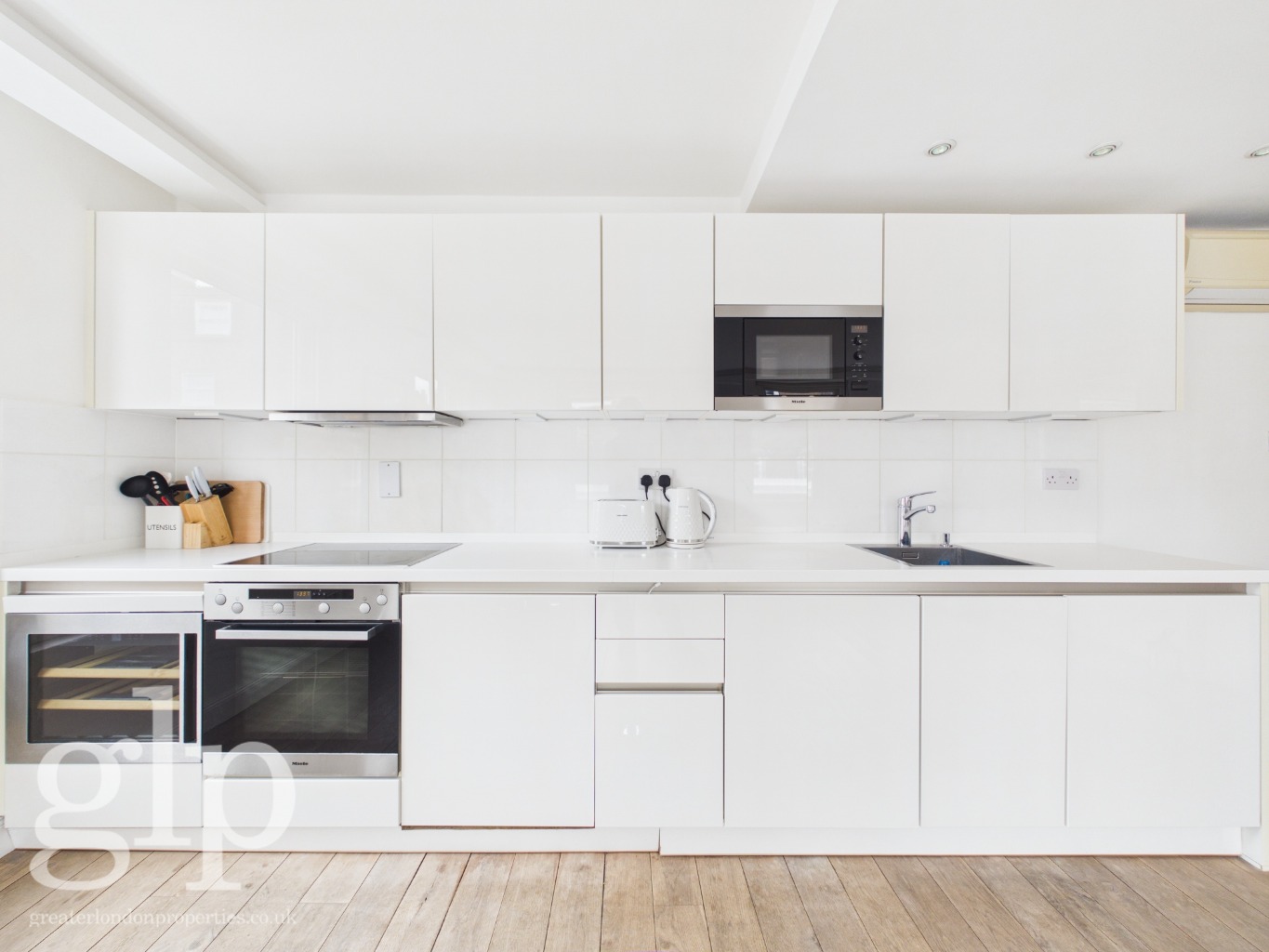 2 Bedroom Flat, Carlisle Street, Soho London, W1D