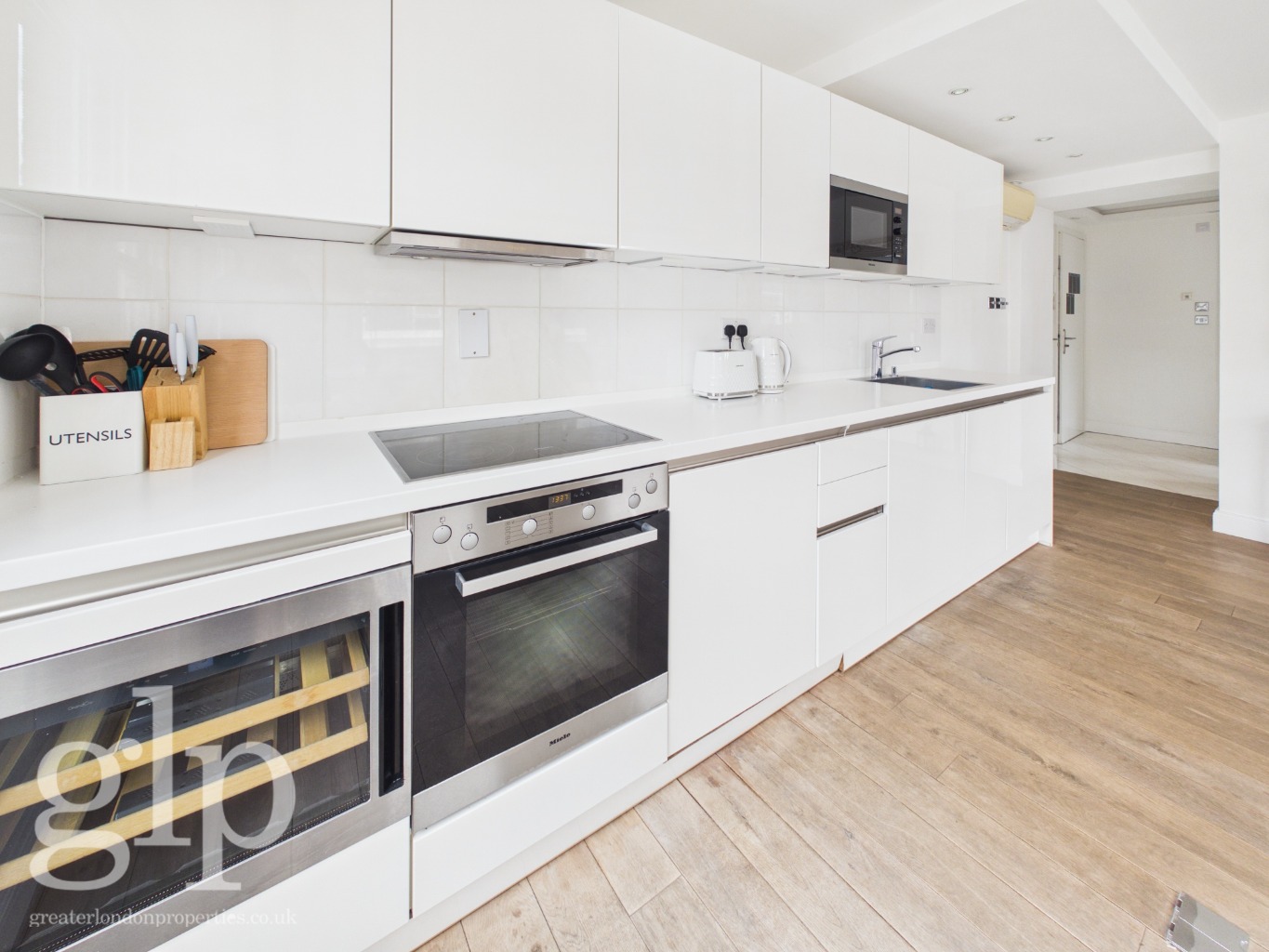 2 Bedroom Flat, Carlisle Street, Soho London, W1D