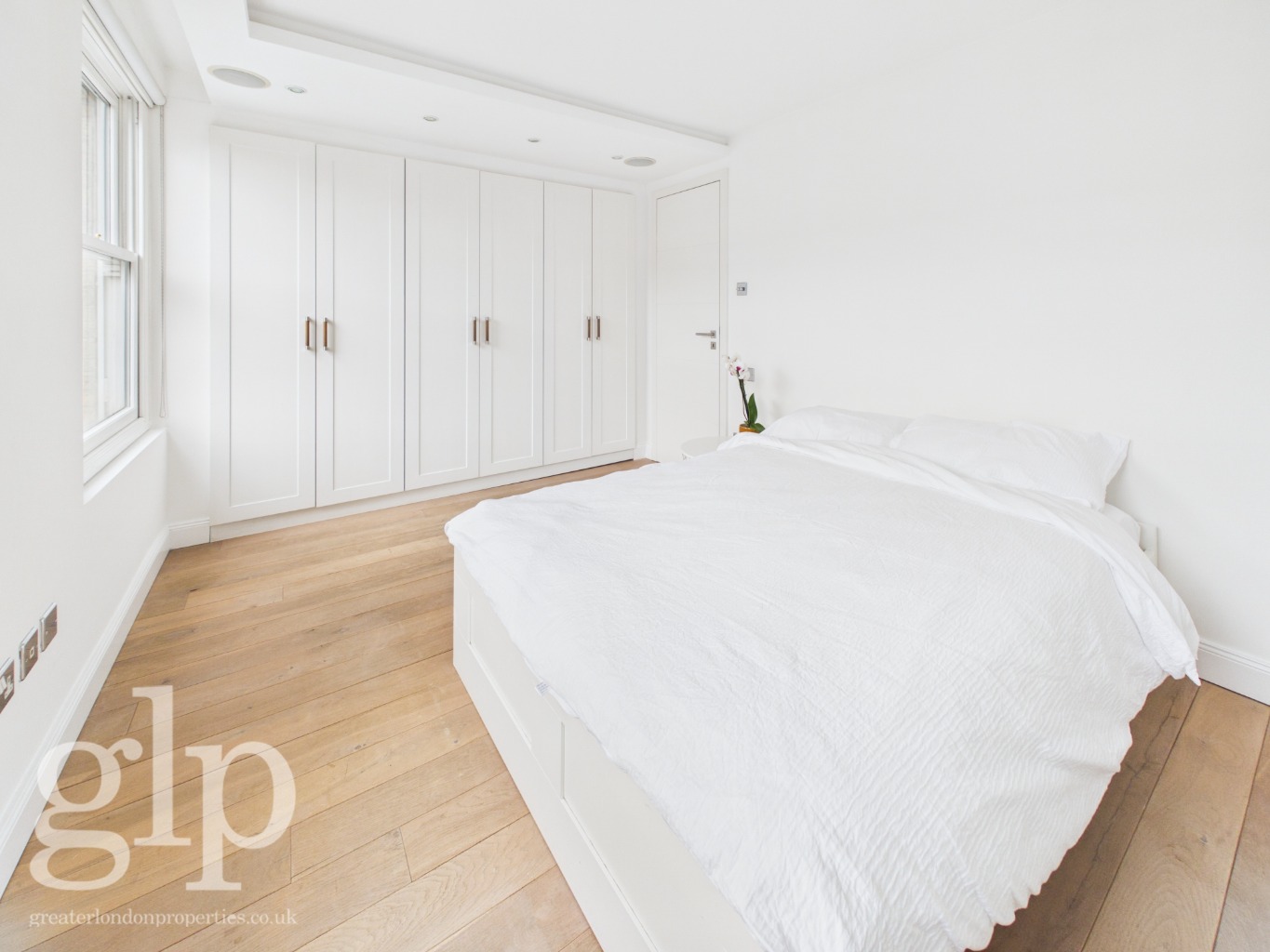 2 Bedroom Flat, Carlisle Street, Soho London, W1D