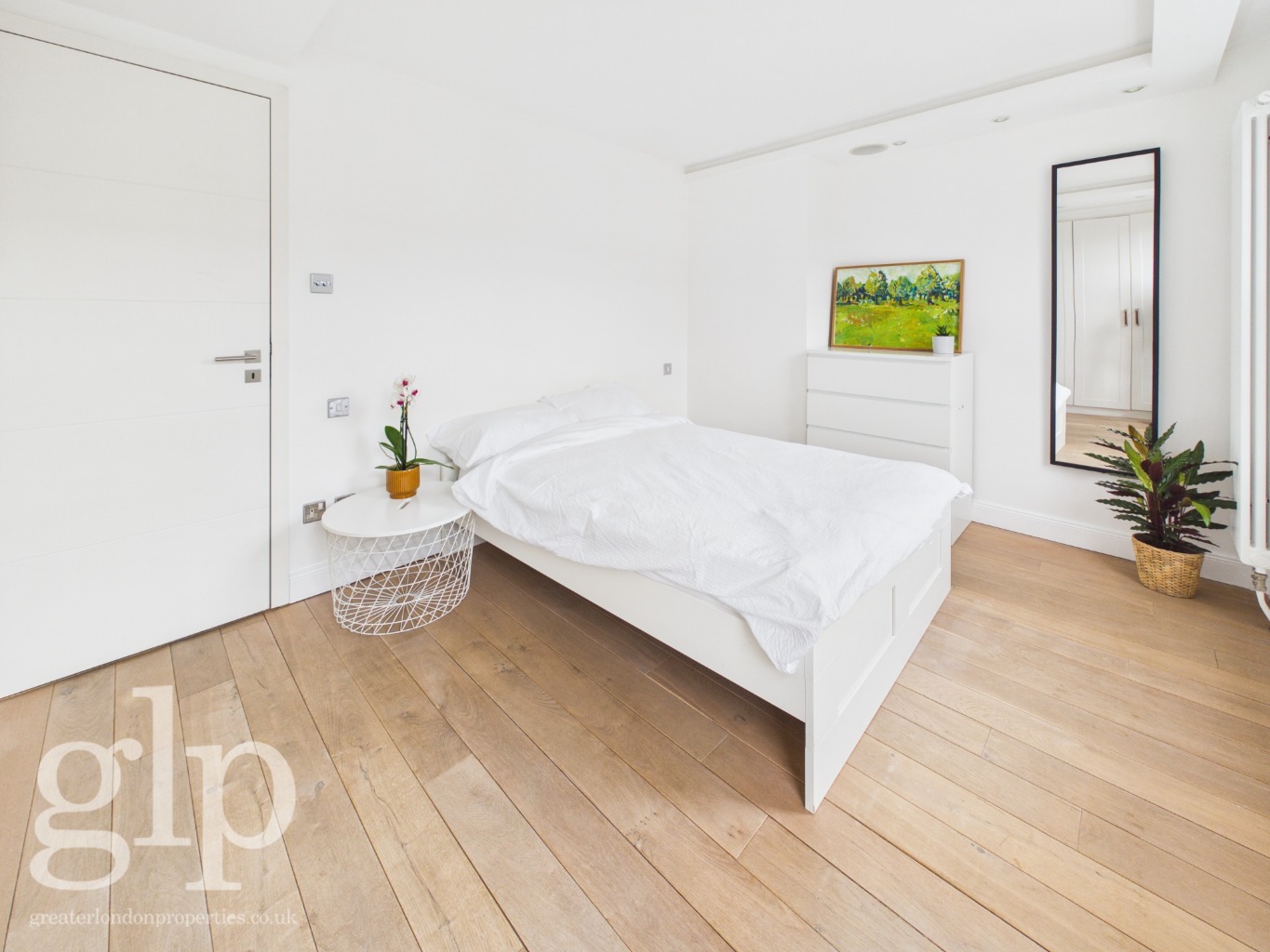 2 Bedroom Flat, Carlisle Street, Soho London, W1D