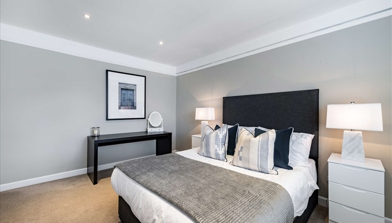 1 Bedroom Apartment, Hill Street, Mayfair, W1J