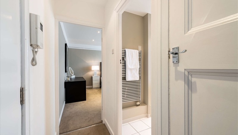 1 Bedroom Apartment, Hill Street, Mayfair, W1J