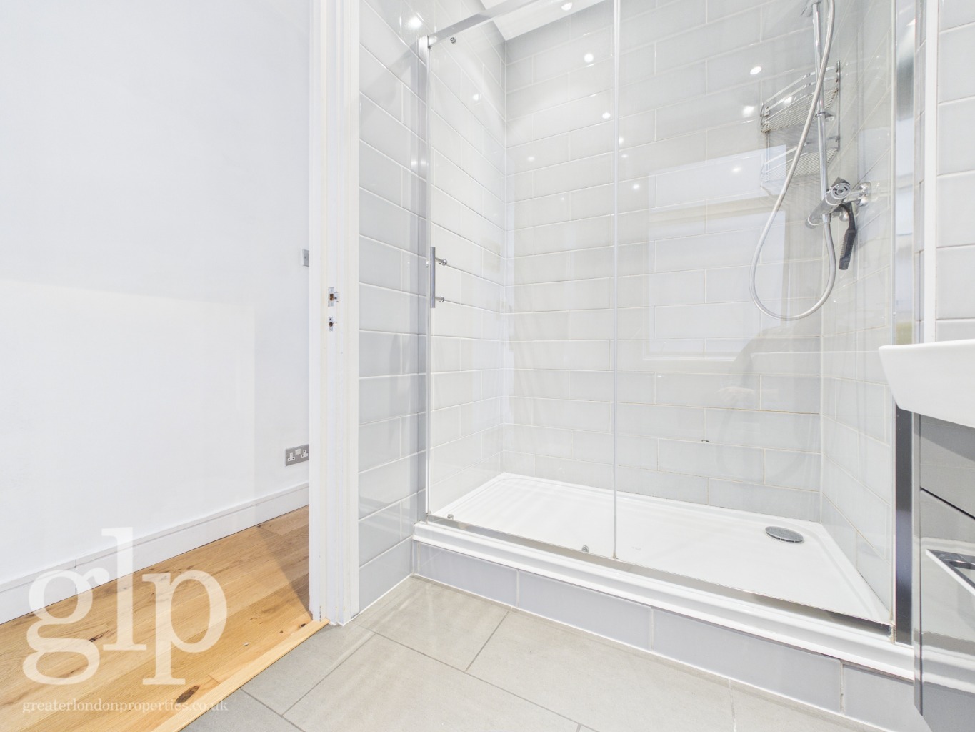 2 Bedroom Flat, Archer Street Soho