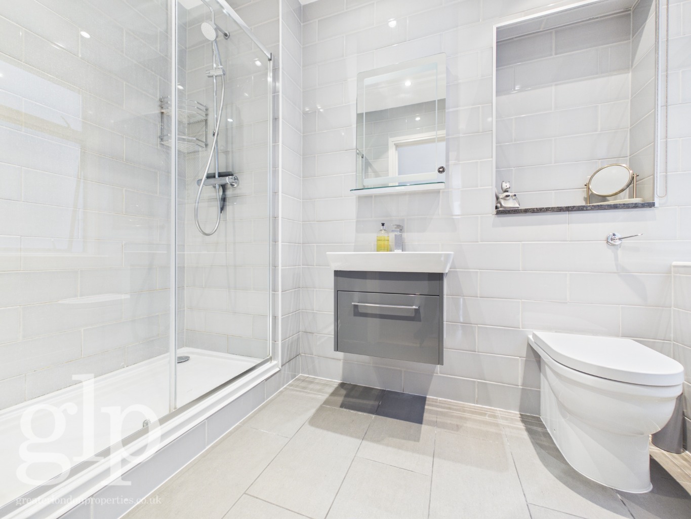 2 Bedroom Flat, Archer Street Soho