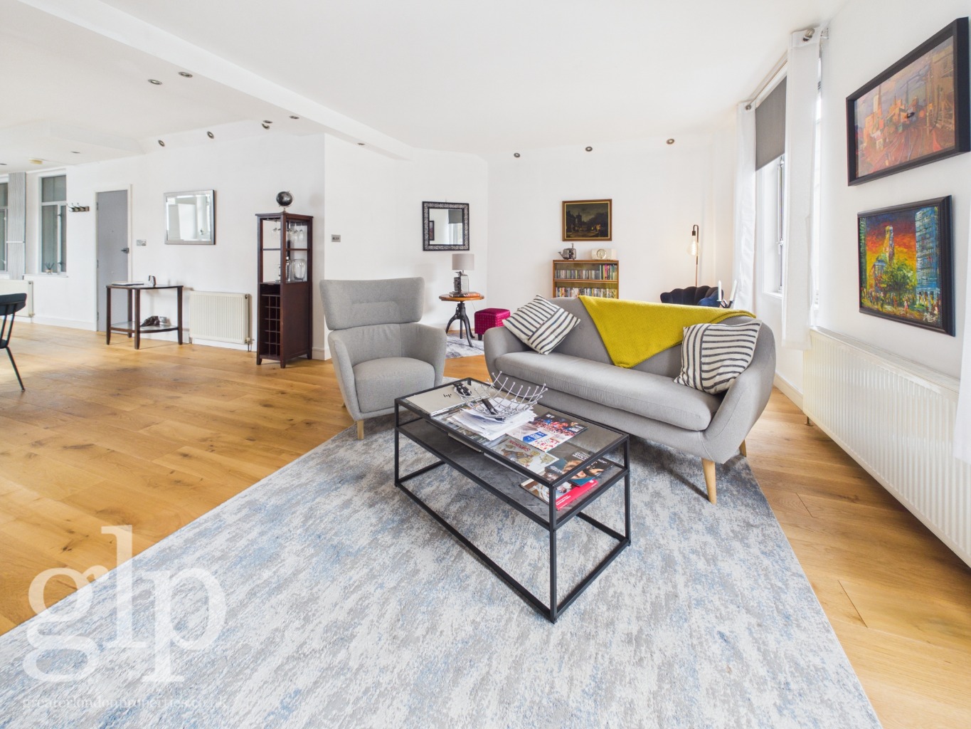 2 Bedroom Flat, Archer Street Soho