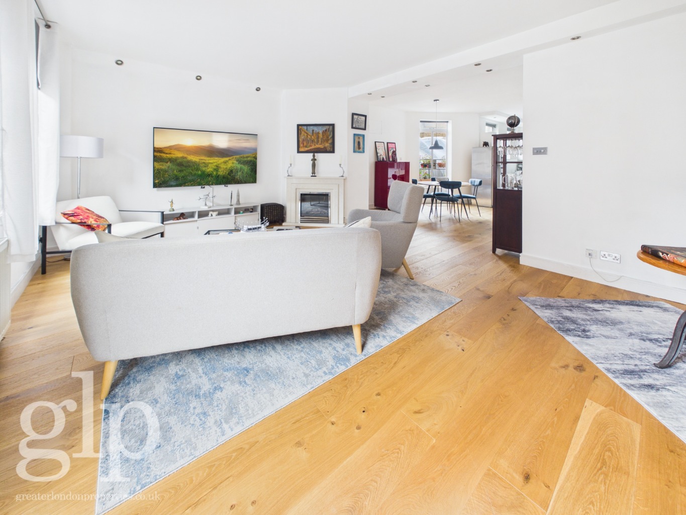 2 Bedroom Flat, Archer Street Soho