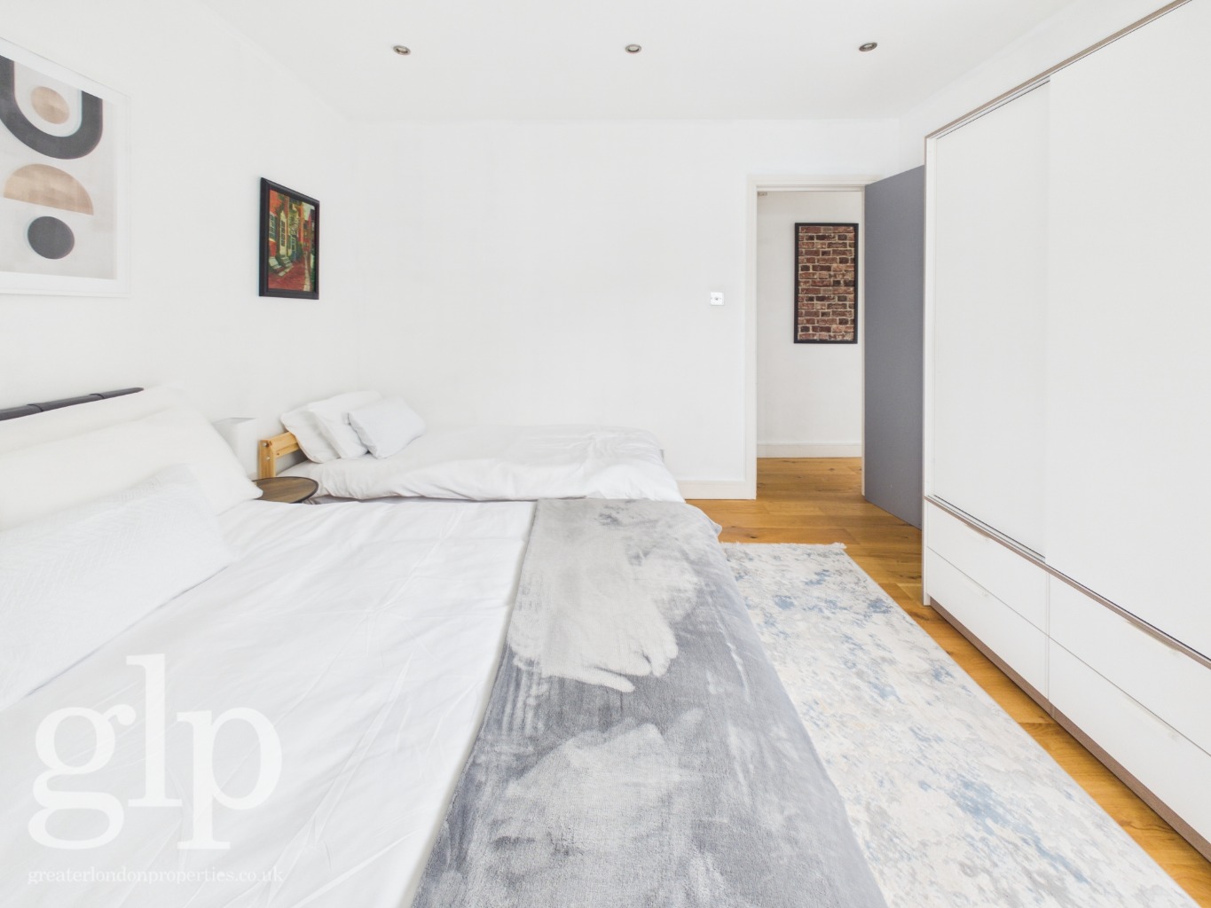 2 Bedroom Flat, Archer Street Soho