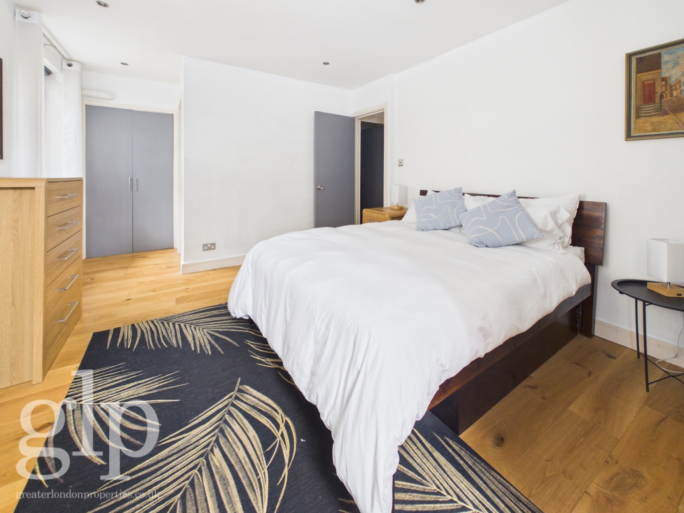 2 Bedroom Flat, Archer Street Soho