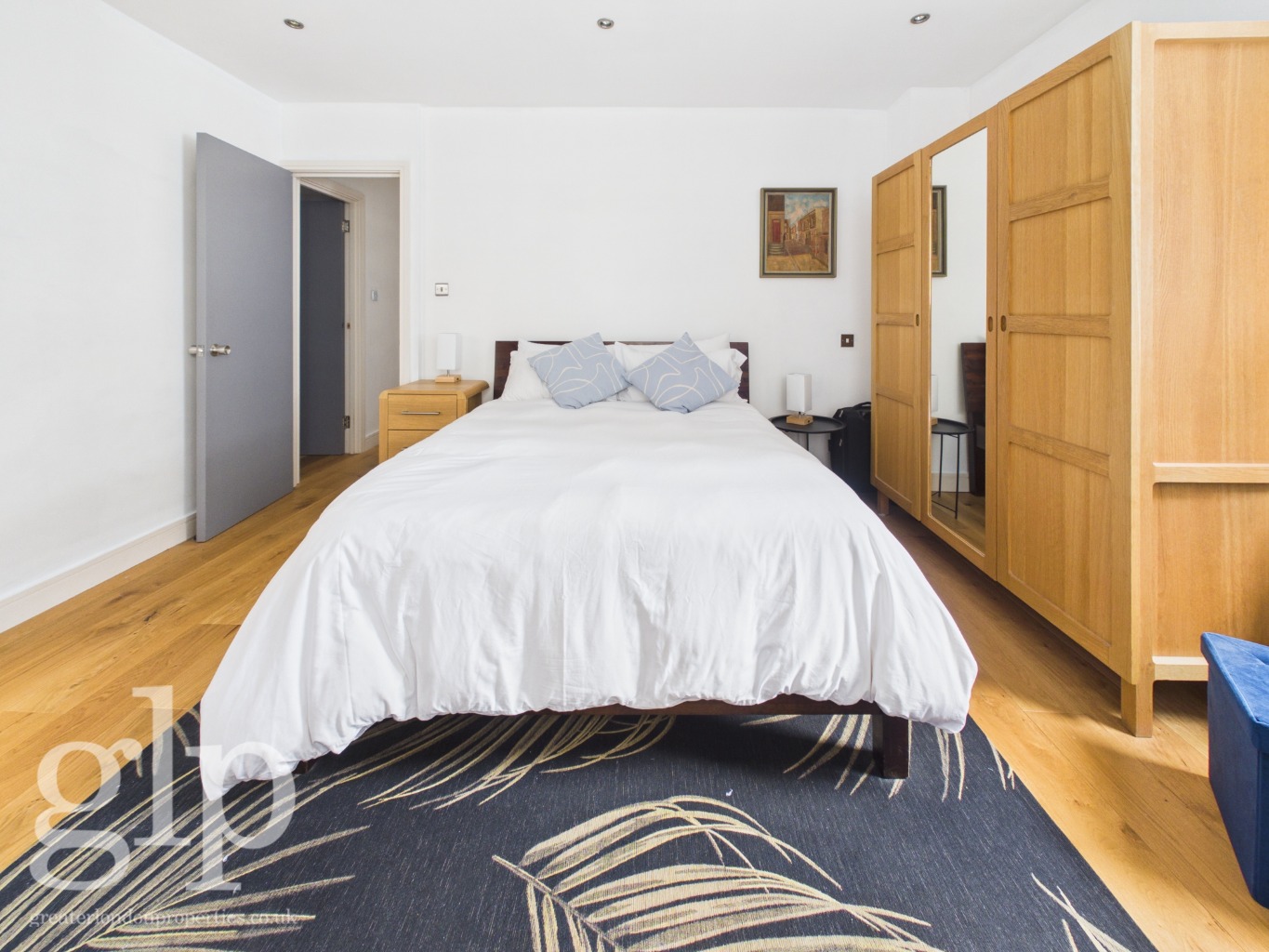 2 Bedroom Flat, Archer Street Soho