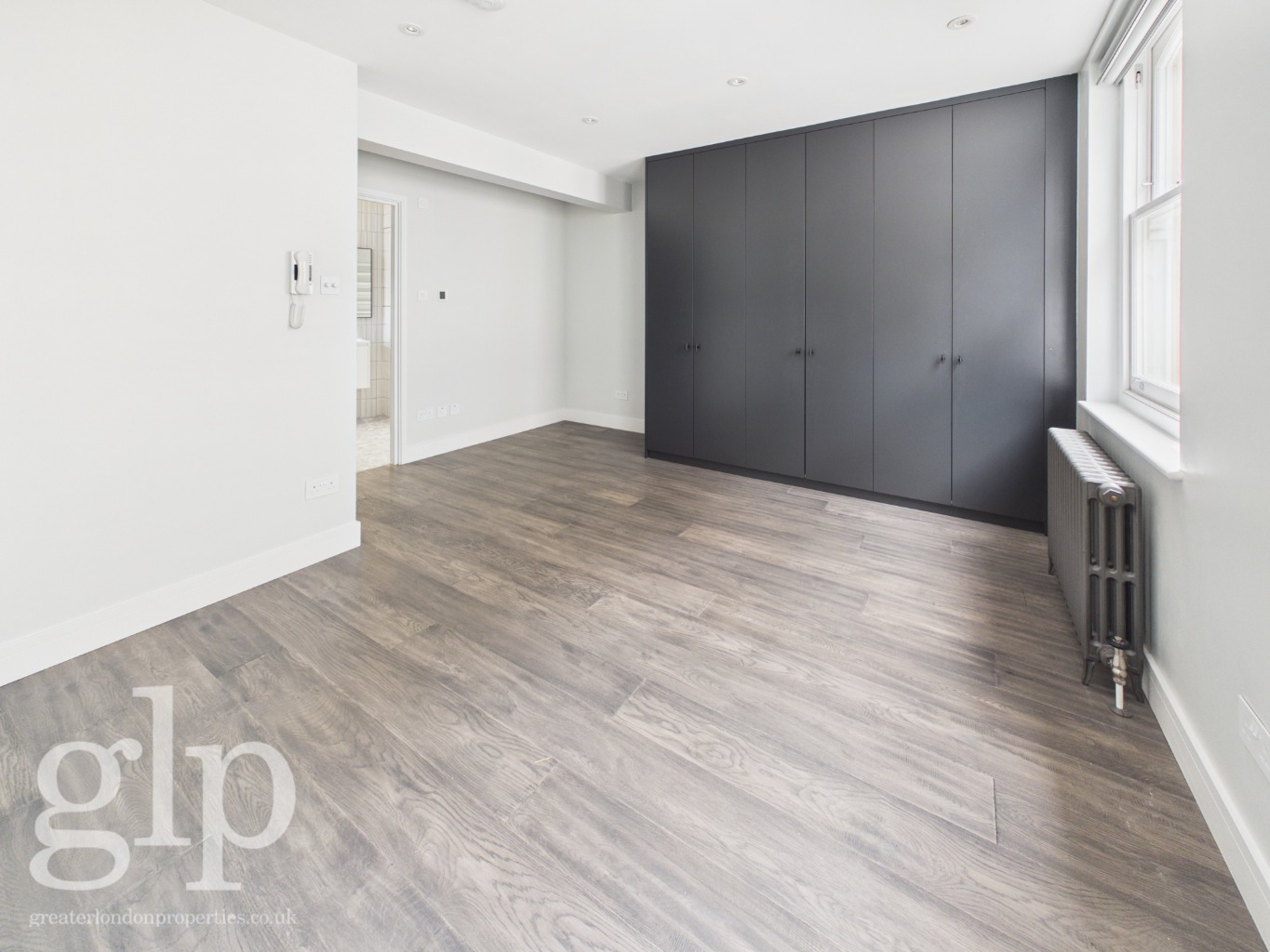 2 Bedroom Town House, Monmouth Street, Covent Garden, WC2H