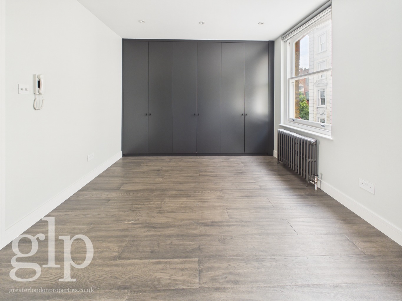 2 Bedroom Town House, Monmouth Street, Covent Garden, WC2H