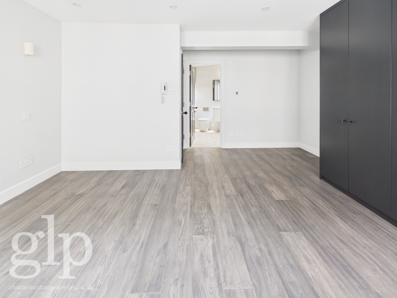 2 Bedroom Town House, Monmouth Street, Covent Garden, WC2H