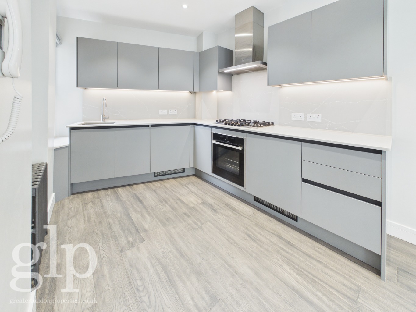 2 Bedroom Town House, Monmouth Street, Covent Garden, WC2H