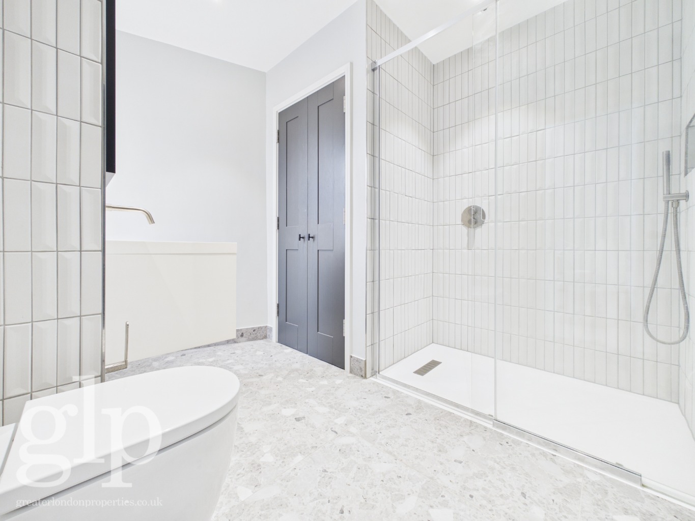 2 Bedroom Town House, Monmouth Street, Covent Garden, WC2H