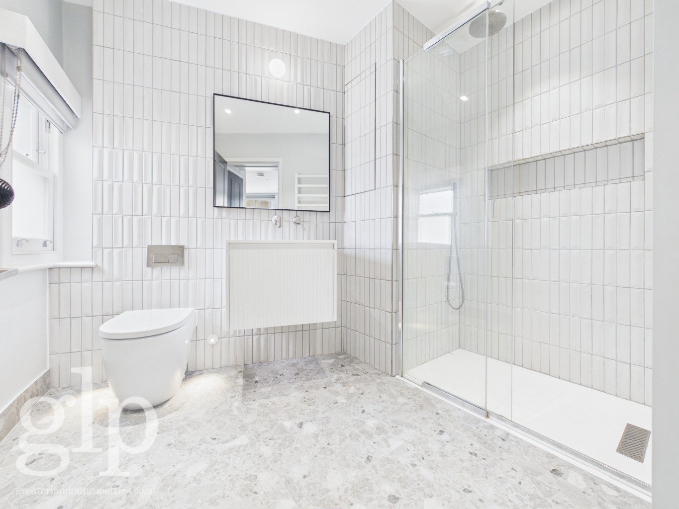 2 Bedroom Town House, Monmouth Street, Covent Garden, WC2H