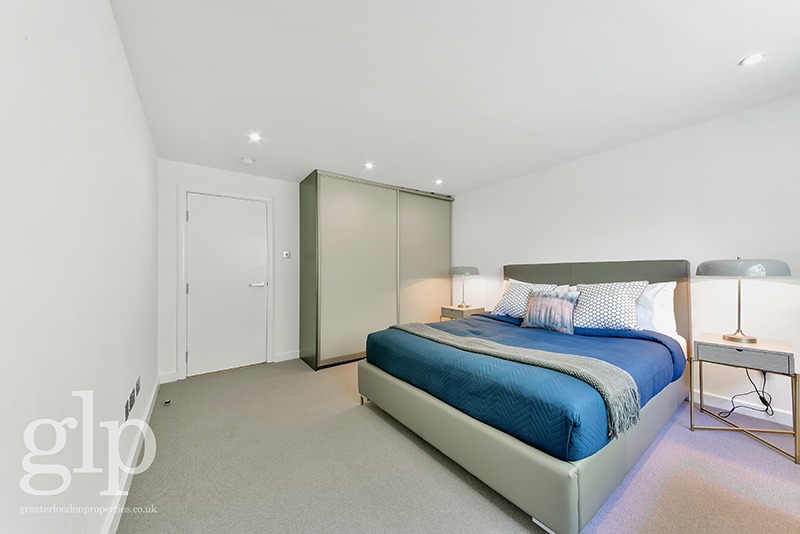 1 Bedroom Apartment, Sussex Gardens, Hyde Park. London, W2