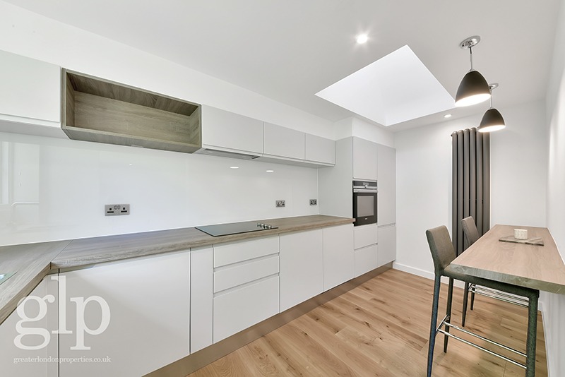 1 Bedroom Apartment, Sussex Gardens, Hyde Park. London, W2
