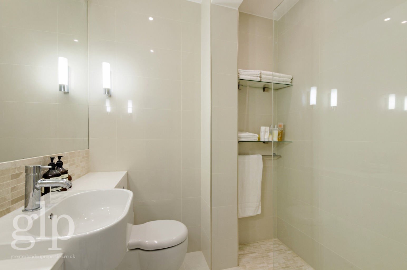 1 Bedroom Apartment, Riding House Street, Fitzrovia,  W1W
