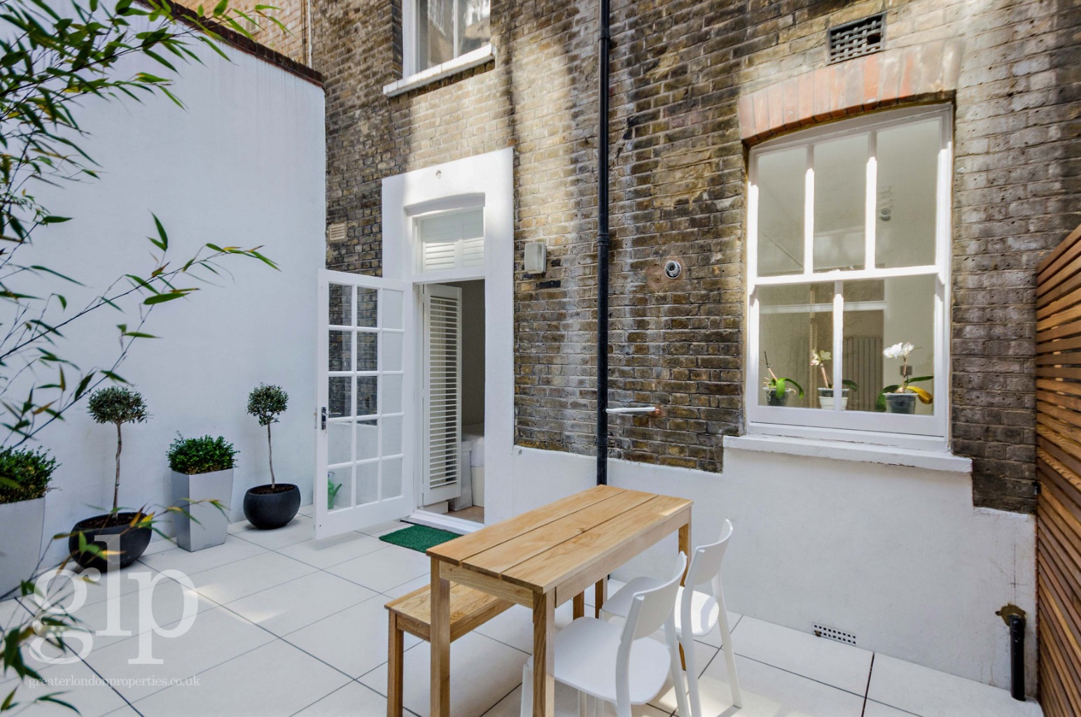 1 Bedroom Apartment, Riding House Street, Fitzrovia,  W1W