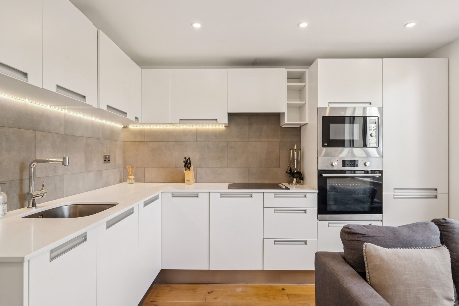 1 Bedroom Apartment, Alleyn Court, Sussex Gardens, W2