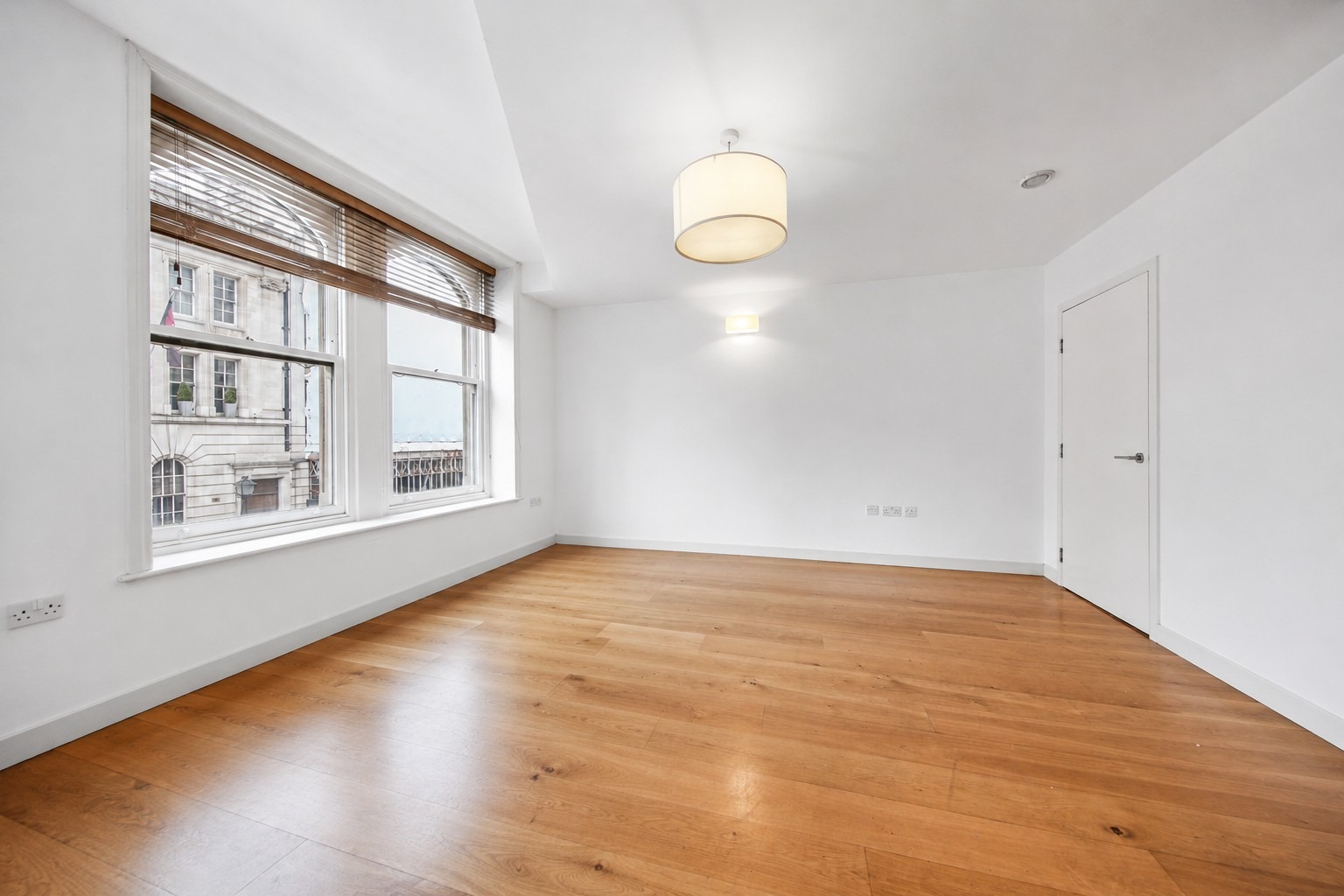 1 Bedroom Apartment, Great Marlborough Street,  Soho, W1F