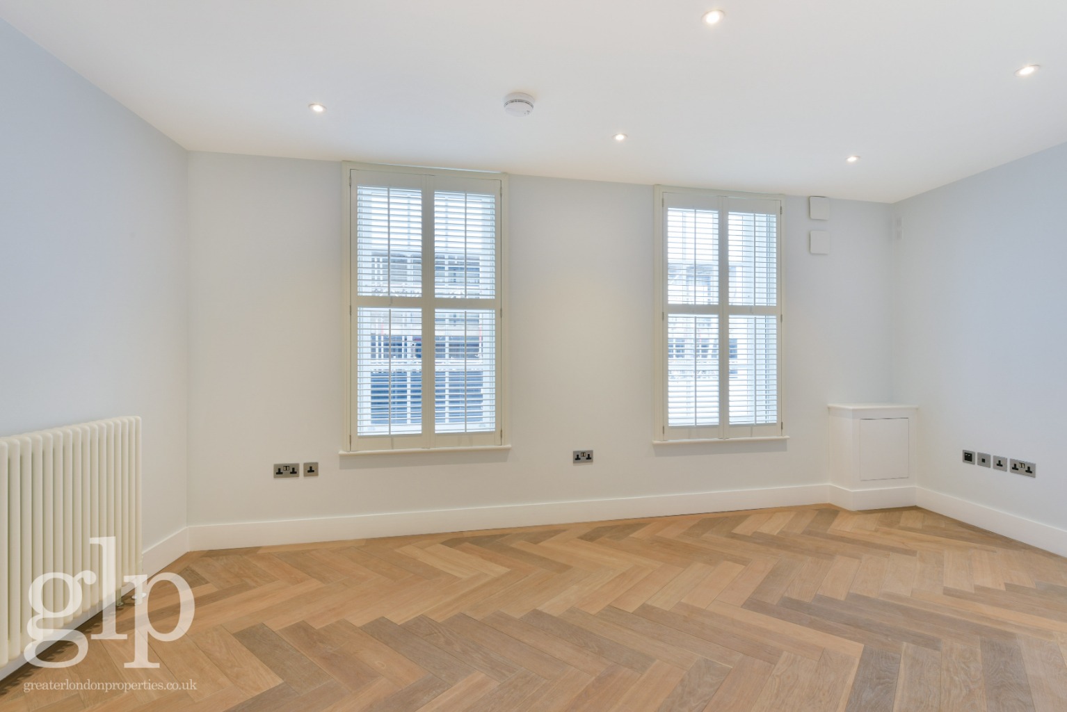 2 Bedroom Apartment, Brewer Street, Soho, W1F