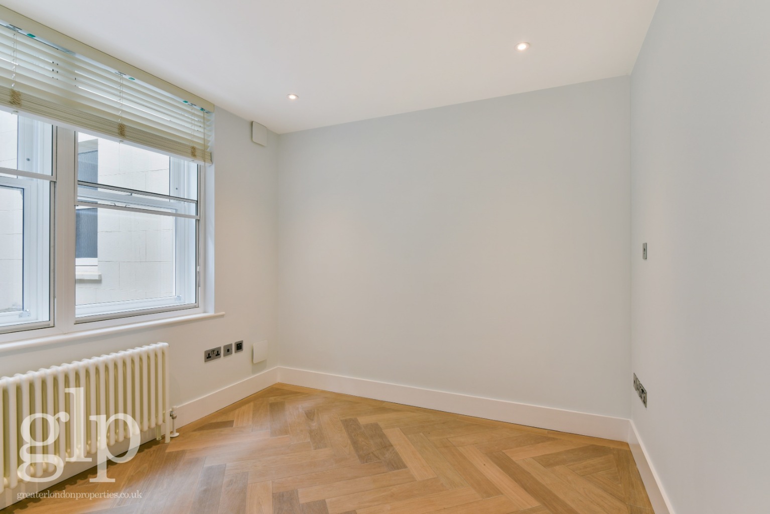 2 Bedroom Apartment, Brewer Street, Soho, W1F