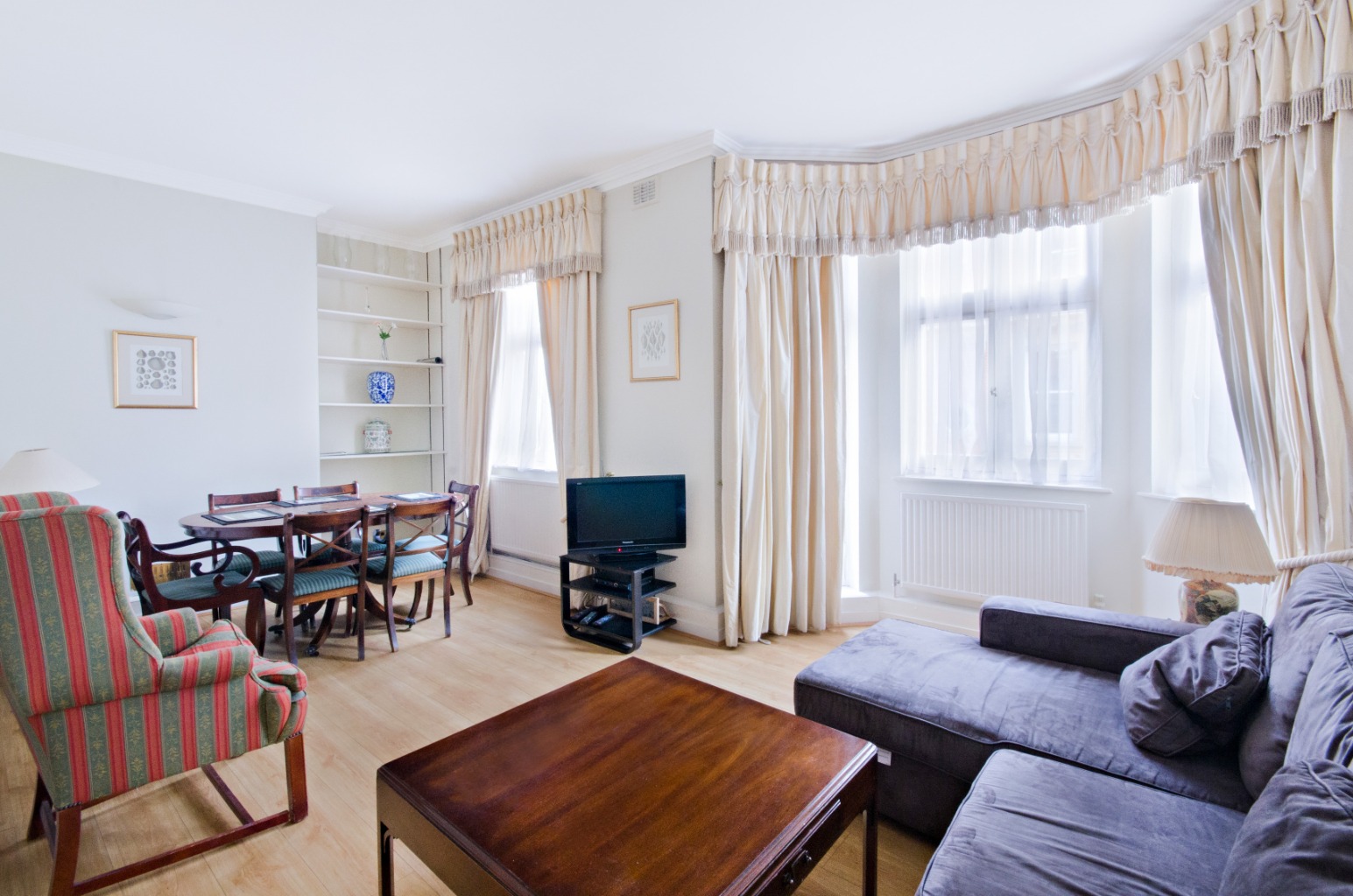 2 Bedroom Apartment, Arlington Street, Mayfair, SW1A