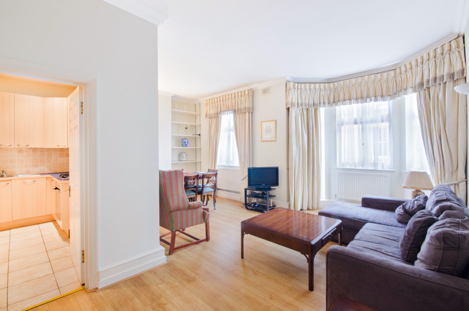 2 Bedroom Apartment, Arlington Street, Mayfair, SW1A