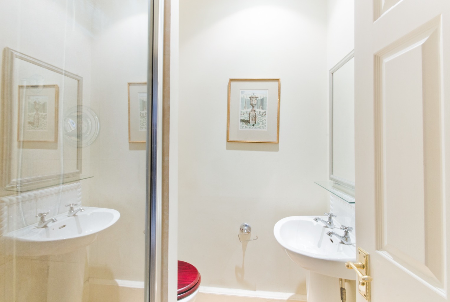 2 Bedroom Apartment, Arlington Street, Mayfair, SW1A